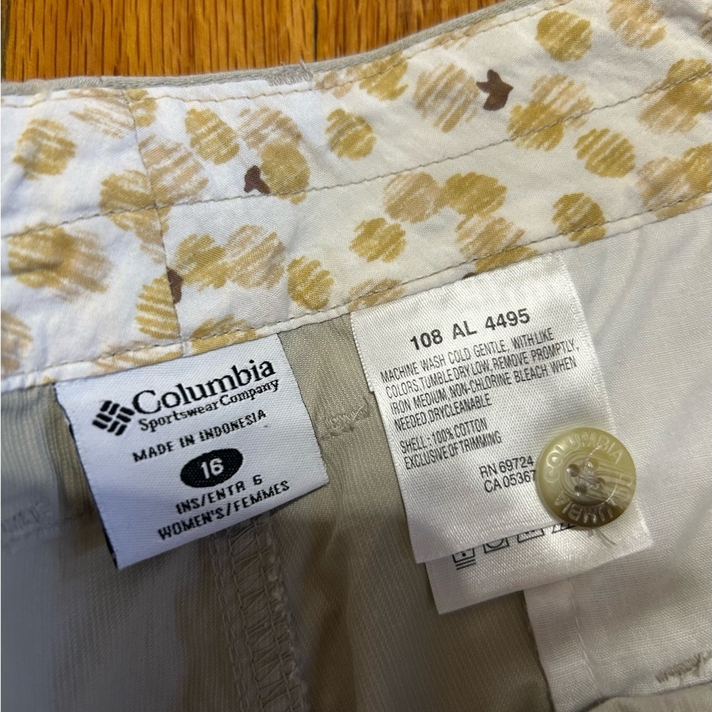 Columbia Cape Kiwanda Remix Shorts Women's 16 Beige Hiking Outdoors - Picture 3 of 5